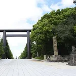 【悲報】靖国神社さん、境内でコスプレ衣装・軍装の着用禁止を発表・・・・・・・・・