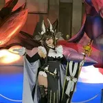 【動画あり】 とんでもなく魅力的なコスプレイヤーさん、見つかってしまうwwwwwwww
