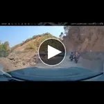【悲報】大型バイク女さん、エキサイトバイクみたいに飛んでいくwwwwwwwwww