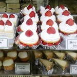 【悲報】日本人さん、ケーキを買えないぐらい貧乏になり菓子店の倒産が過去最多に・・・・・・・・・