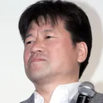 【困惑】佐藤二朗さん「言いたいことを言えない状況のせいで母の死の告知が遅れた」・・・・・・・・・