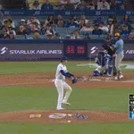 ドジャース・山本由伸、5回無死一三塁からオルティスに犠牲フライを打たれ同点に追いつかれる