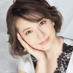 【驚愕】南野陽子さん(59)、NHK夏の音楽祭でミニ衣装&絶対領域を披露wwwwwwwwww