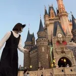 【画像】女さん、夢の国で尻丸出しになってしまうｗｗｗｗｗｗｗ