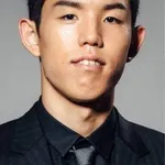 【悲報】四千頭身・都築拓紀さん、DJしながら4～5時間飲酒してスカートの上から体をまさぐり・・・・・・・・・