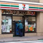 【悲報】ファミマにコンビニNo.1を取られた元王者セブンさん、全くやる気がない・・・・・・・・・