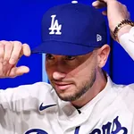 【悲報】カイル・タッカーさん、試合中にベンチで号泣😭😭😭