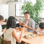 【悲報】「孫はもう十分です…」お盆に息子さん一家が5日間滞在後、1週間布団から起き上がれない71歳祖母の悲鳴・・・・・・・・・