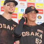 大山悠輔、夜の中華屋で一人でレバニラを食べる→2試合連続サヨナラ男に