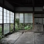 祖母の家に来たら廃墟になってて草生えすぎて草