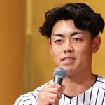 なぜ谷端のセカンドが許されて髙寺のショートはダメなのか