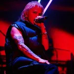 【衝撃】ラルク・hydeさん、丸出しのびっしりタトゥーが賛否wwwwwwwwww