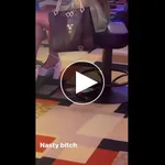 【動画あり】女さん、スロットに集中しすぎて漏らしてしまう…