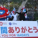  4億寄付するからミャクミャク巨大立像を作れ