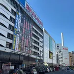 ヨドバシカメラ「トイレ利用のためだけに入店されるの癪だから高層階だけに設置したろ！」→結果