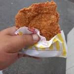  【画像】増量中のファミチキ、レベチｗｗｗｗｗｗｗｗｗｗ