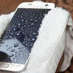 【朗報】水没したスマホさん、水を排出する神アプリが期間限定で無料wwwwwwwwww